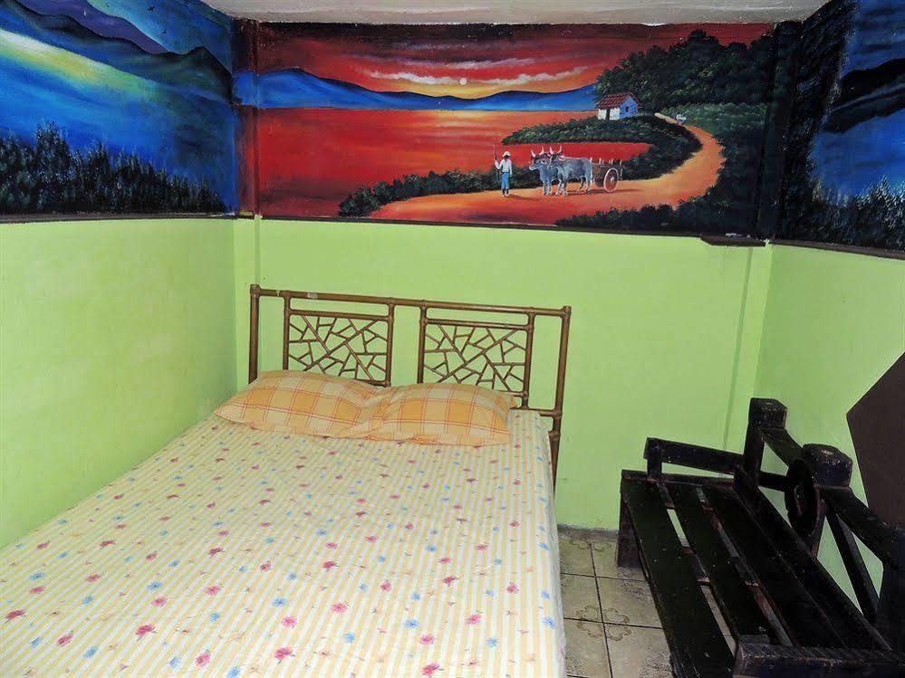 Hostal Del Este Santa Fe Сан Хосе Екстериор снимка